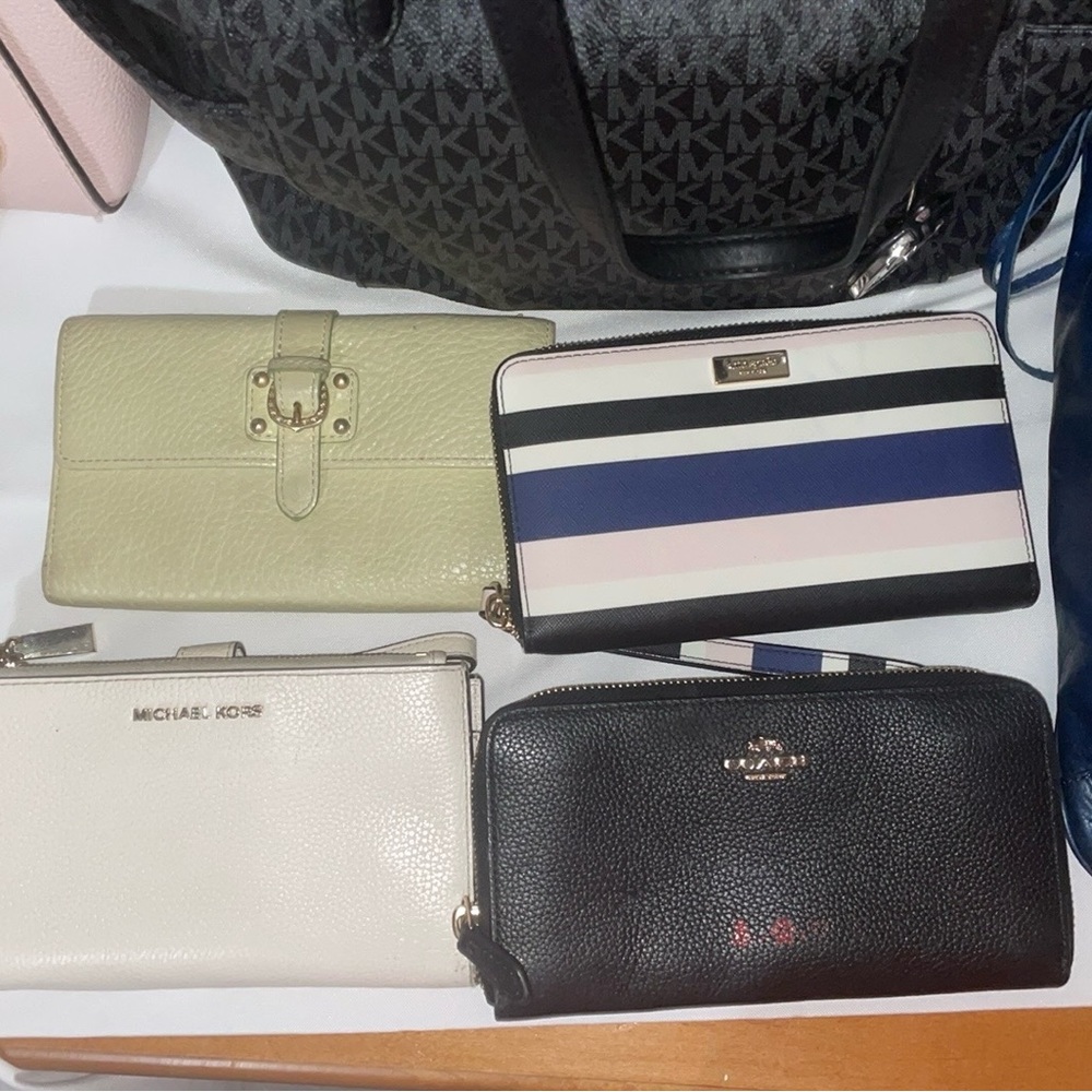 Posh LIVE Purse and Wallets - Picture 7 of 10